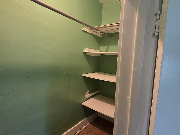 1039 N Lafountain St — Photo 5