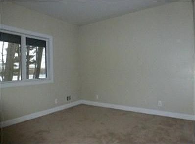 3rd image of 122 Kirksway Ln