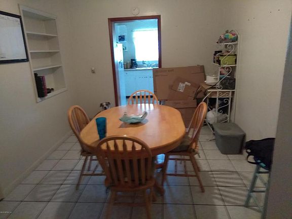 5th image of 6121 Sabre Dr