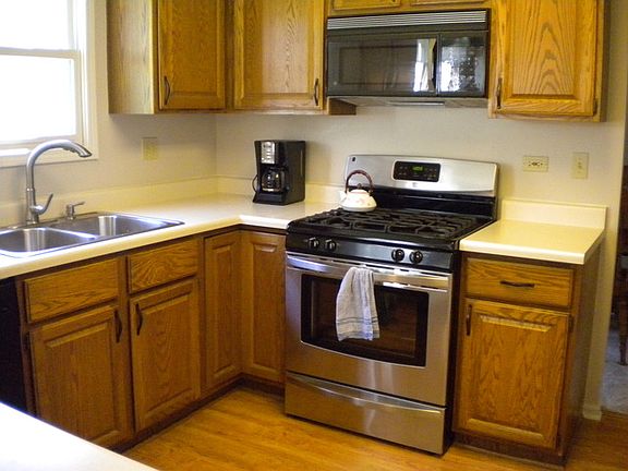 4th image of 2614 Boxwood Dr