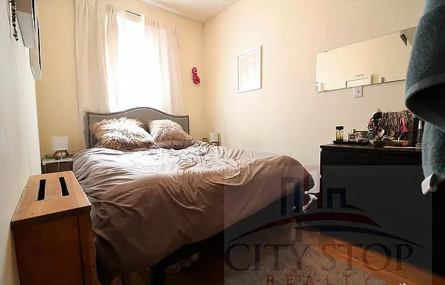 Rented by City Stop Realty | media 4