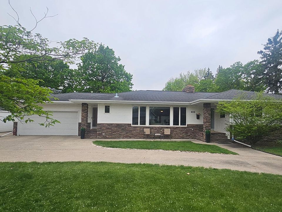 1st image of 225 Wegener Dr