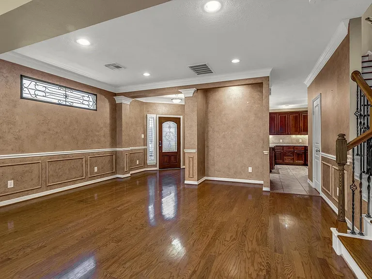 1524 Birdsall St — Photo 12