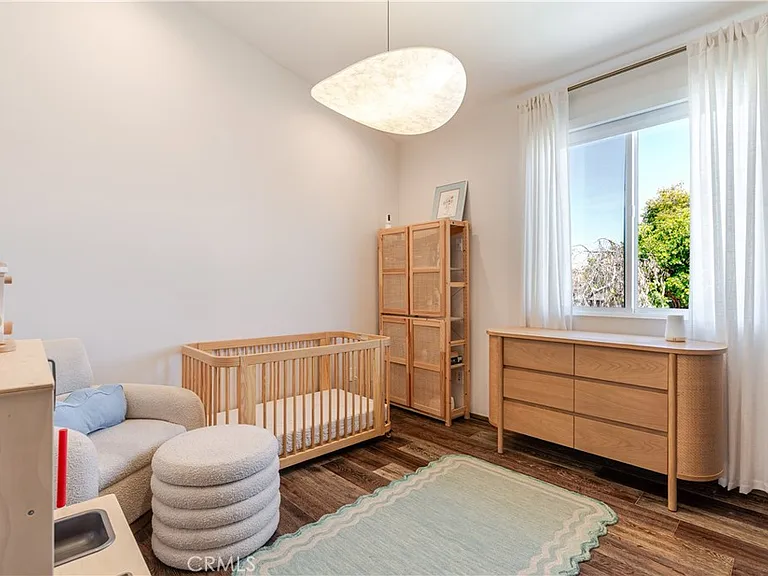2707 Rockefeller Ln #B — Photo 22