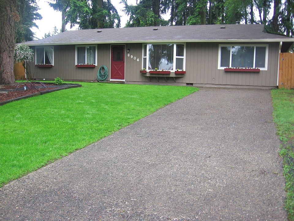 1st image of 8906 Quinault Dr NE