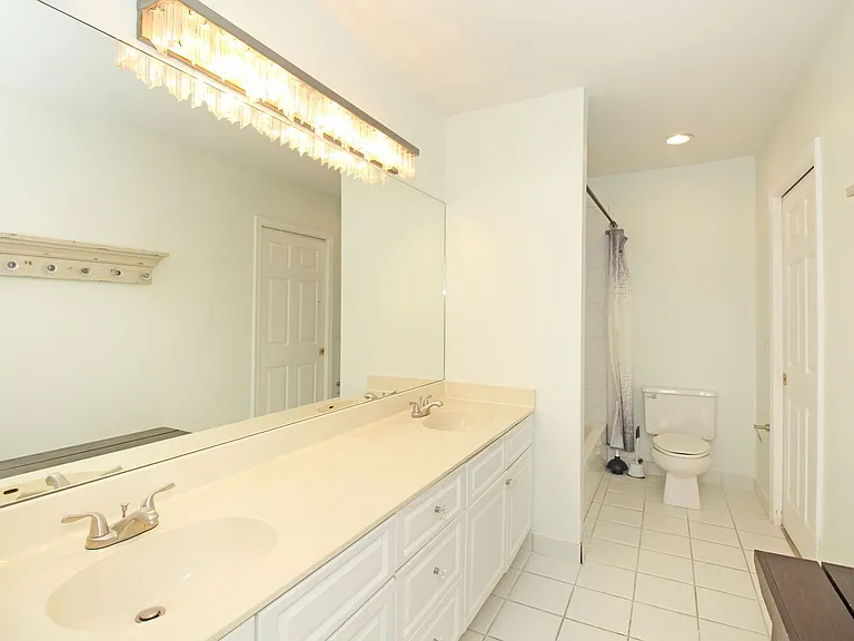 896 Rose Ct — Photo 48