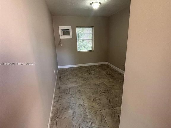 3rd image of 520 SW 4th St APT 8