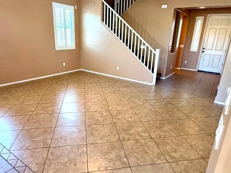 8821 S 40th Dr — Photo 8