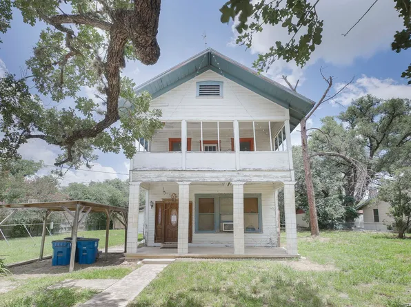623 San Antonio Street, Pleasanton, TX 78064