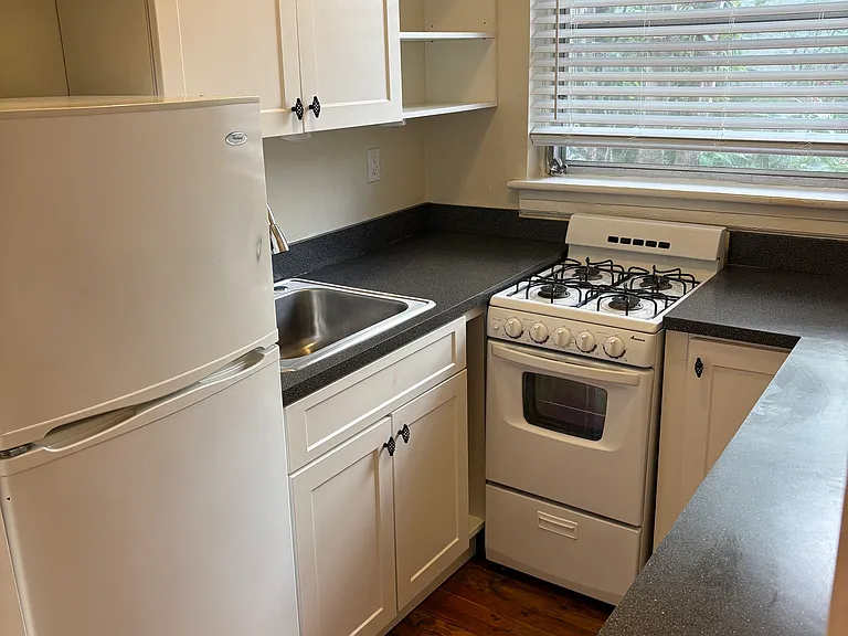 727 Almeria Ave — Photo 7
