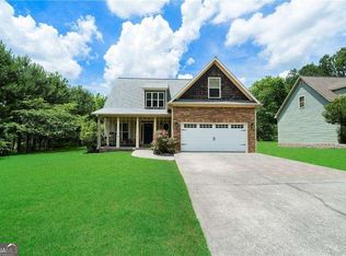 11 Spruce St NE, White, GA 30184