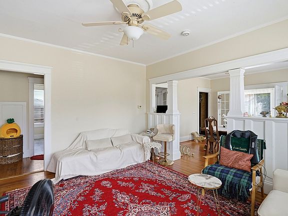 5th image of 981 Smith St #1