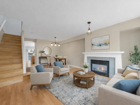 3306 Noel Dr, Burnaby, BC V3J 1J8