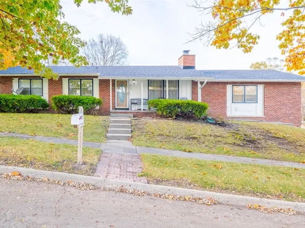 4212 Valley Cir, Des Moines, IA 50317