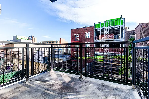 Rented by EXR | media 3