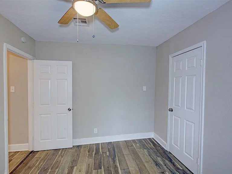 4220 Delhi St — Photo 18