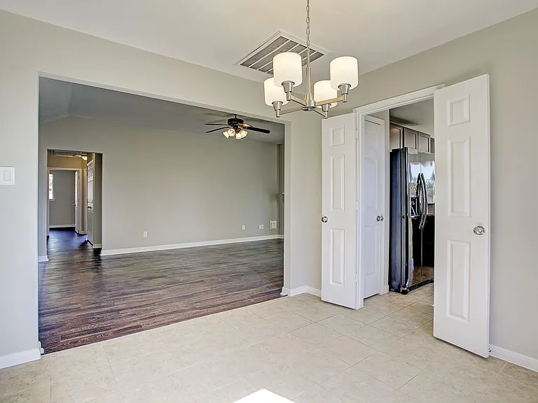 6506 Larissa Cir — Photo 12