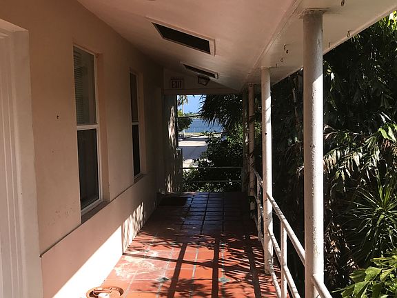 3rd image of 306 N Lakeside Ct APT A4