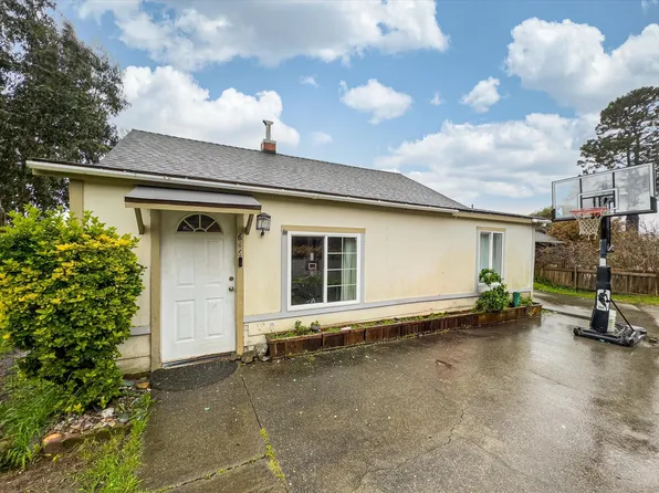 646 Main St, Loleta, CA 95551