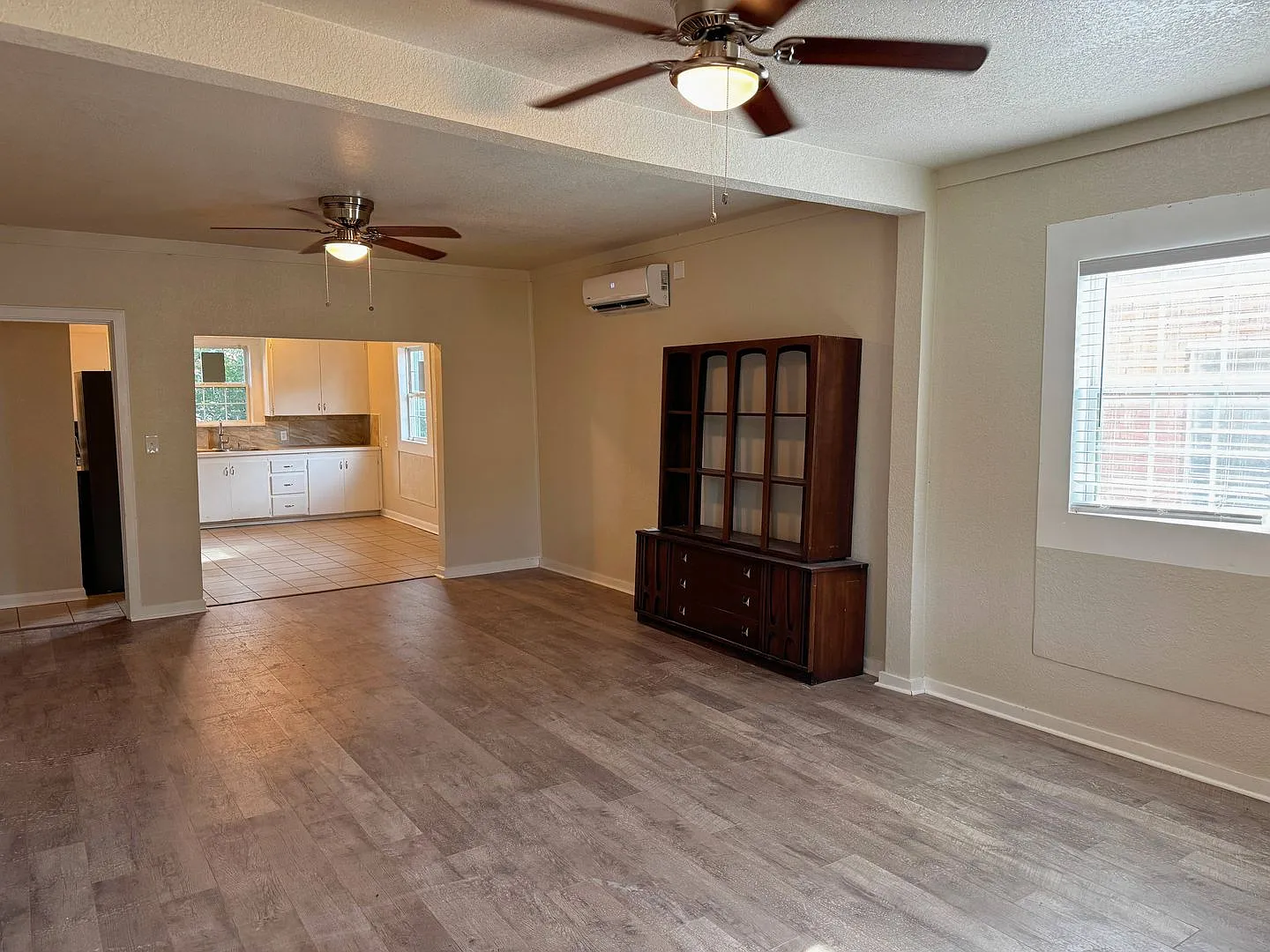 Remodeled 3 Bed 1 Bath in Kemp & Jackson! — Photo 3