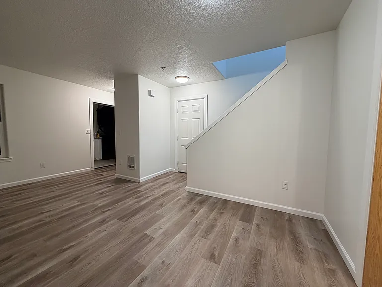 8430 NE Knott St #A — Photo 3