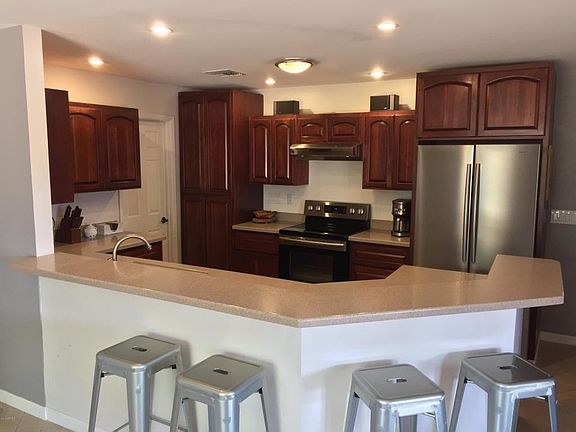 4th image of 4624 E Voltaire Ave