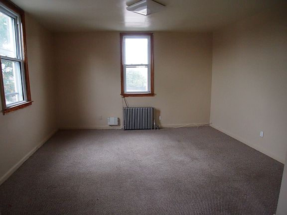 2nd image of 106 Olympia Blvd