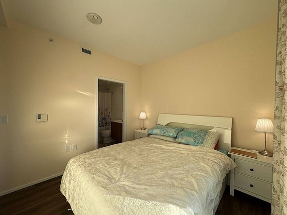 4th image of 4650 Brentwood Blvd #1907