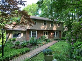 8 Peaceful Dr, New Fairfield, CT 06812
