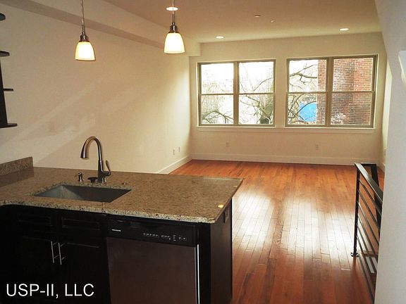 3rd image of 1614 Ogden St Unit A