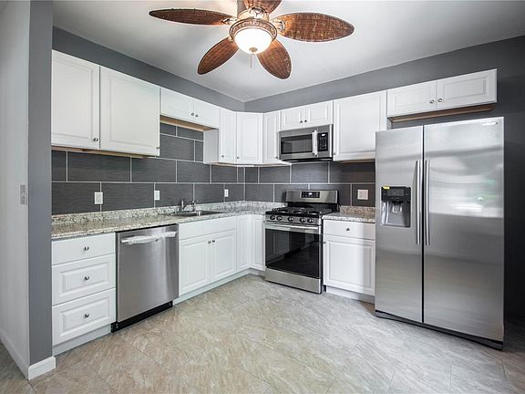 2nd image of 9527 Gentry Ave