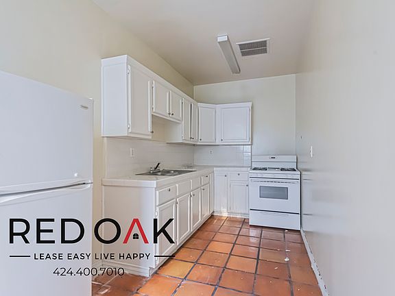 2nd image of 835 3/4 S Oxford Ave #109