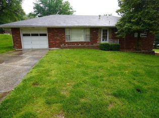 1101 Plainview Dr, Collinsville, IL 62234