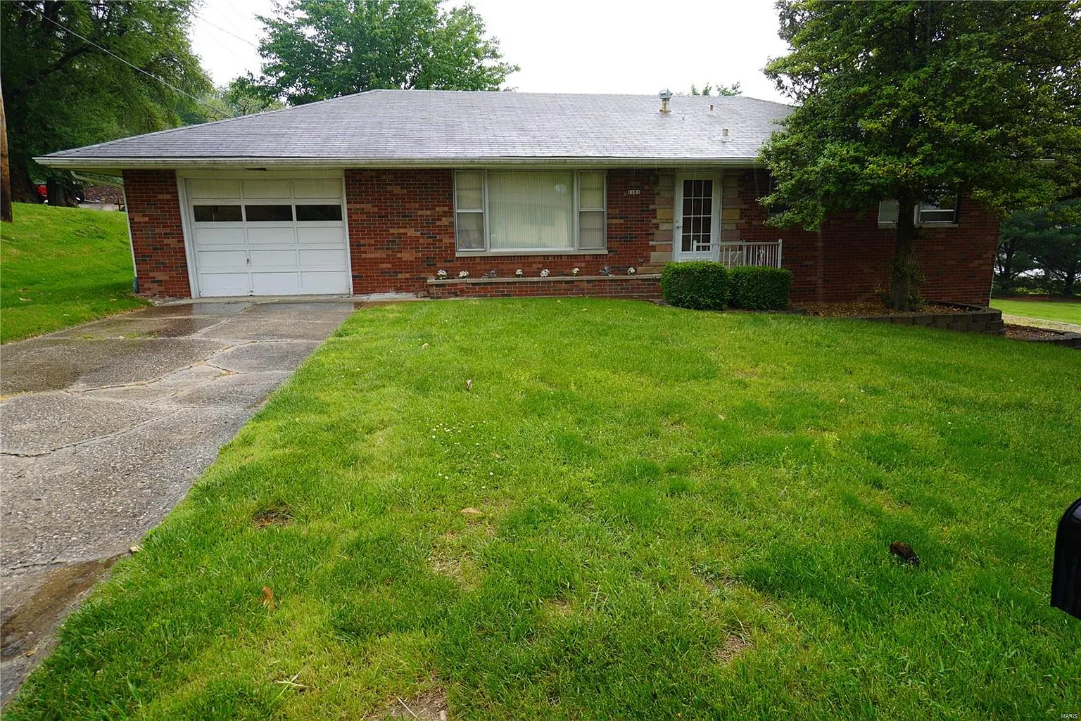 1101 Plainview Dr photo 1