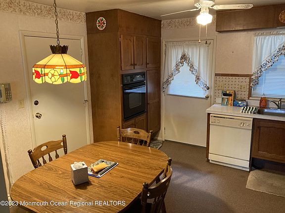 3rd image of 282D Huntington Drive