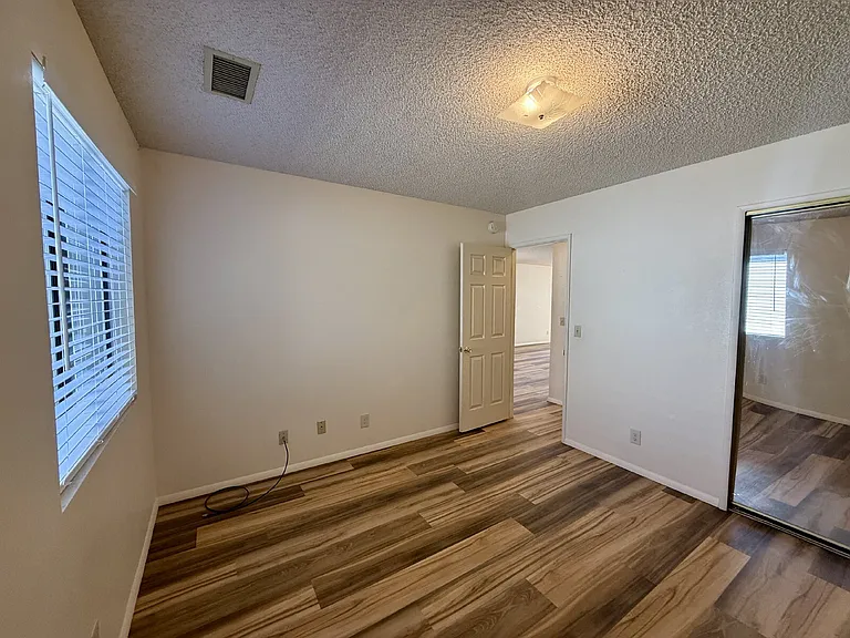 350 Rim Rock Cir — Photo 6
