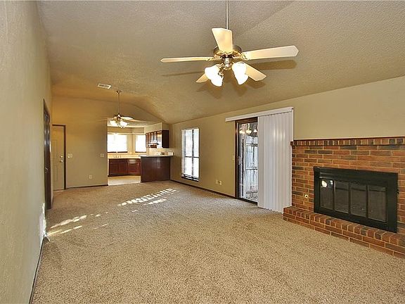 4th image of 1141 W Gladys Way