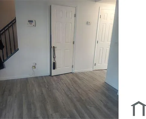 2 bed, 1080 sqft, $1,350 — Photo 3