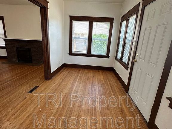 3rd image of 2037 8th Ave