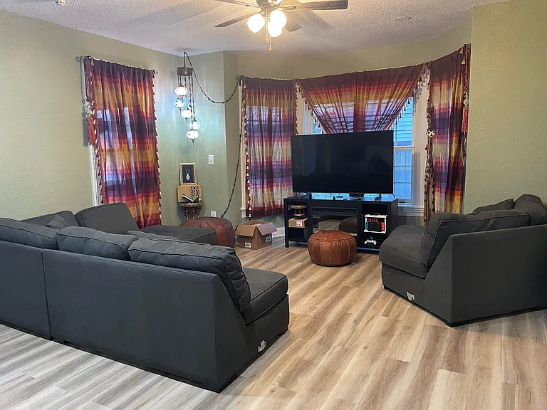 408 Allen St — Photo 2