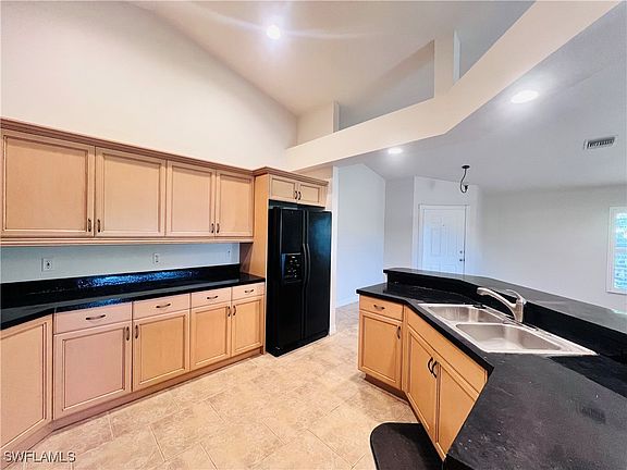 5th image of 3981 Bennett Ln