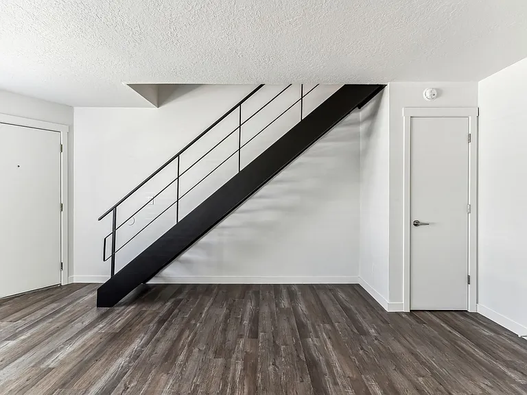 Midland Apartments — Photo 33