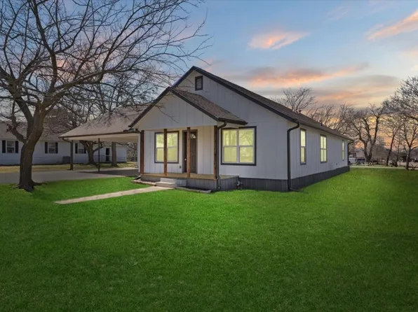 907 N Cedar St, Leonard, TX 75452