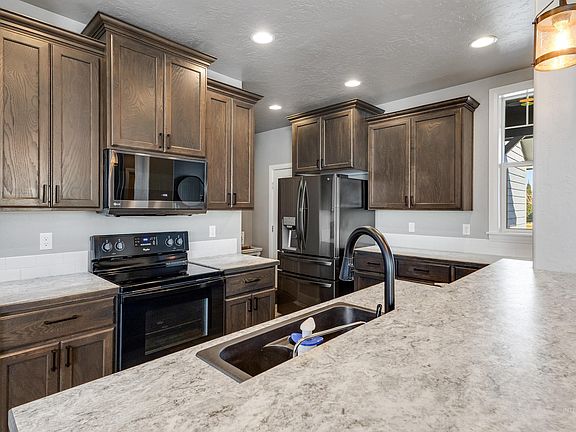 5th image of 5483 W Astonte Dr
