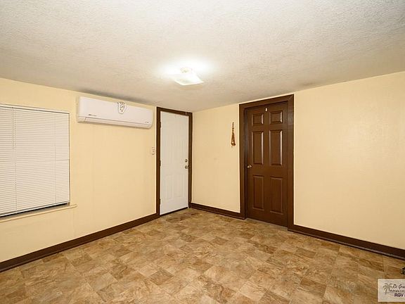 4th image of 409 S 11th St