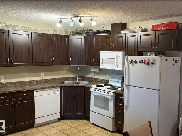 309 Clareview Station Dr NW #408, Edmonton, AB T5Y 0C5