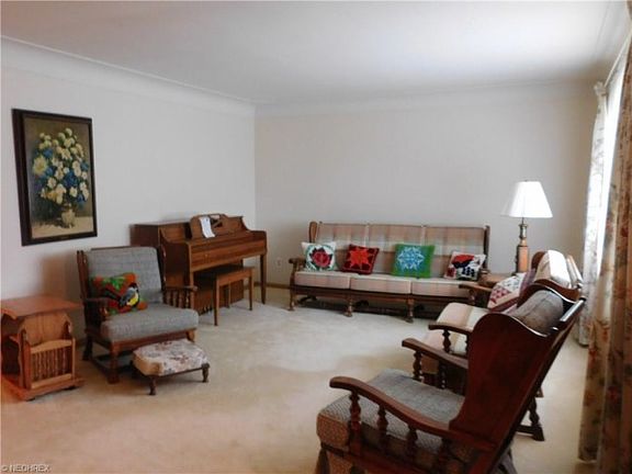 5th image of 395 E Parkhaven Dr