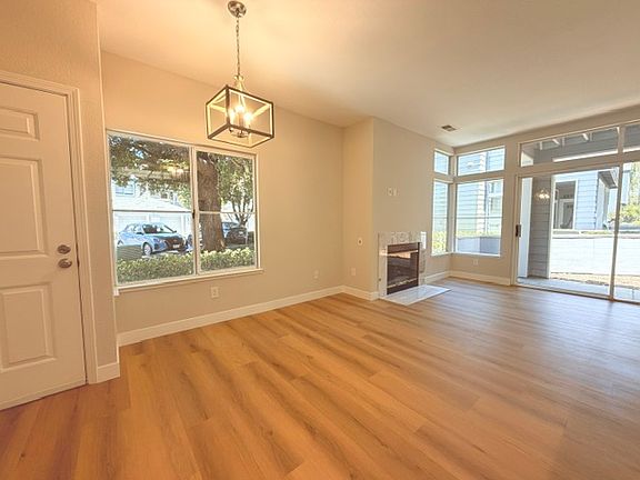 3rd image of 1640 Parkview Green Cir #1640