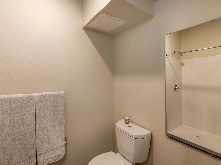 Plaza Apartments — Photo 34