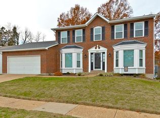 5845 Westcliffe Dr, Saint Louis, MO 63129